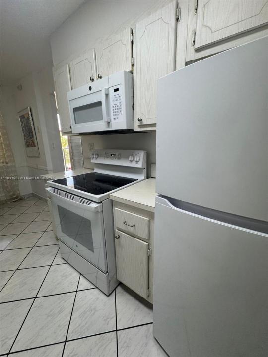 2998 NW 48th Ter 333, Lauderdale Lakes, Florida 33313