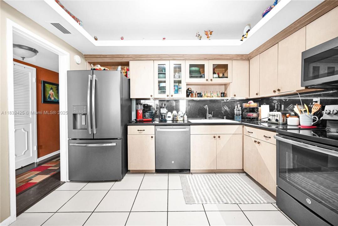 9341 E Bay Harbor Dr 3D, Bay Harbor Islands, 佛羅里達州 33154, 美國