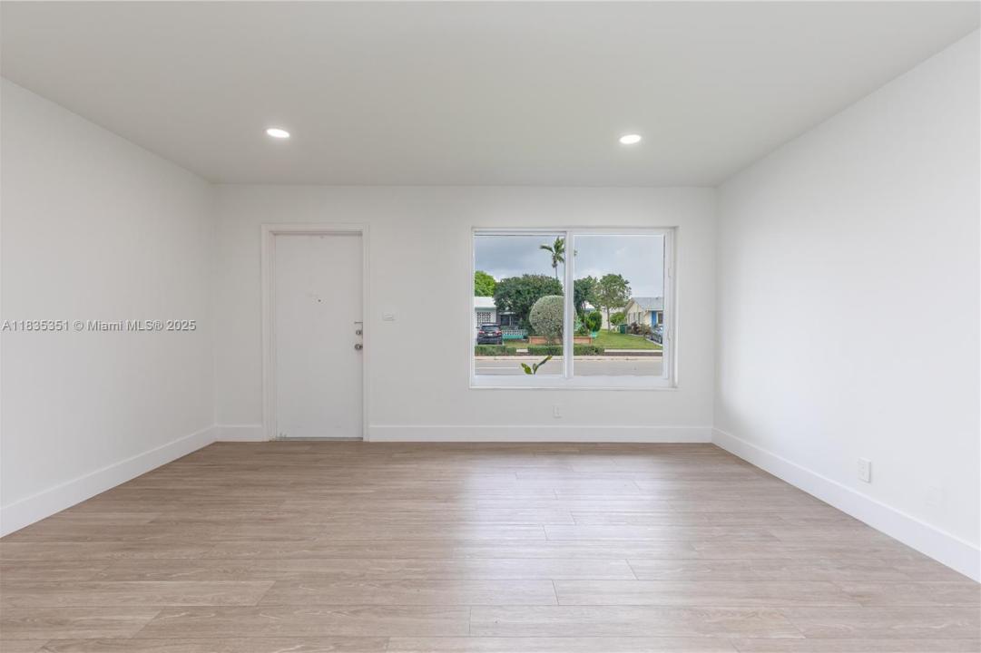 4516 Mainland Dr, Tamarac, Florida 33319