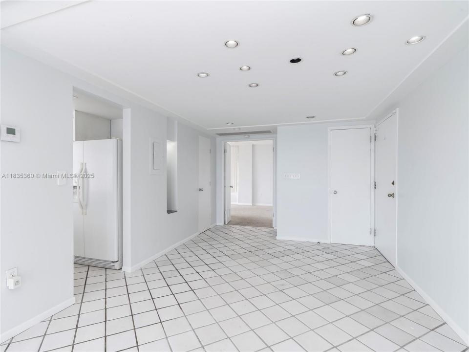 11111 Biscayne Blvd 12G, Miami, Florida 33181, HOA KỲ