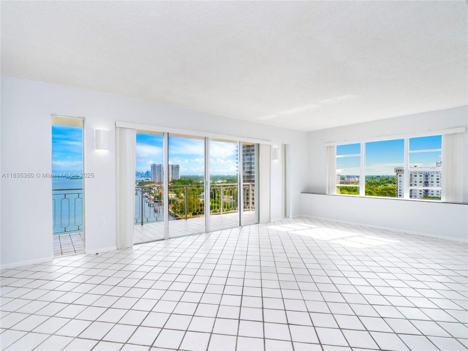 11111 Biscayne Blvd 12G, Miami, Florida 33181, HOA KỲ