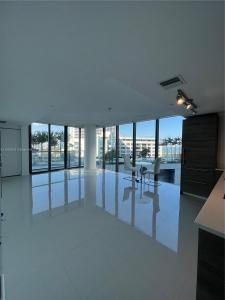 650 NE 32nd St 1008, Miami, Florida 33137, USA