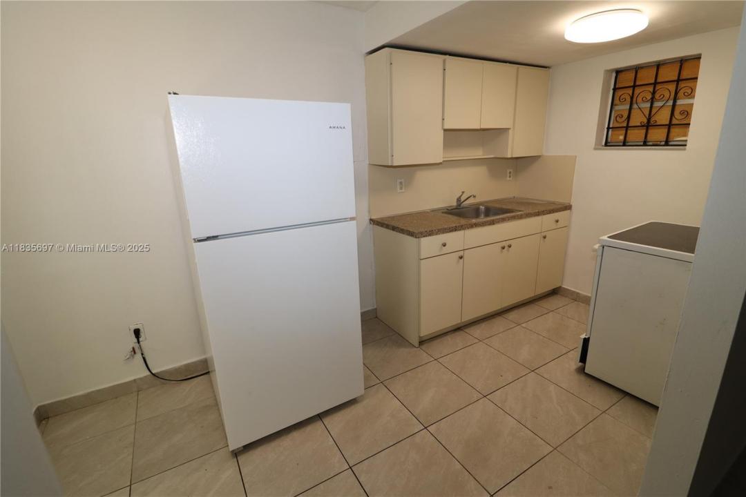 1828 NW 19th St 2, Miami, Florida 33125
