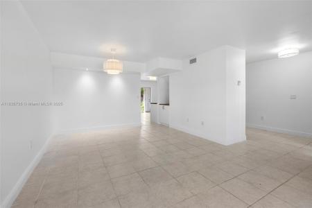 10350 SW 154th Cir Ct 60, Miami, Florida 33196, USA