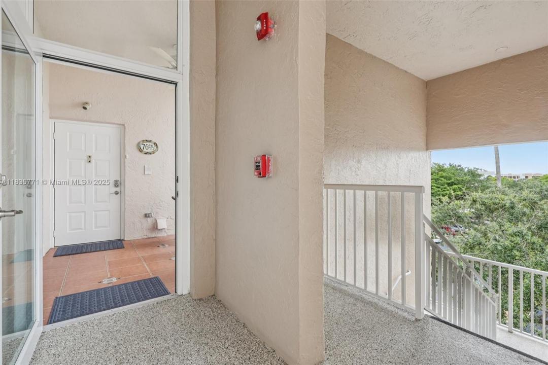 7694 Granville Dr 412E, Tamarac, フロリダ 33321, アメリカ合衆国