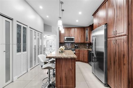 2485 W 71st Pl 0, Hialeah, Florida 33016, USA