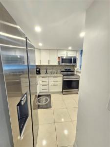 200 172nd St 217, Sunny Isles Beach, Florida 33160, USA