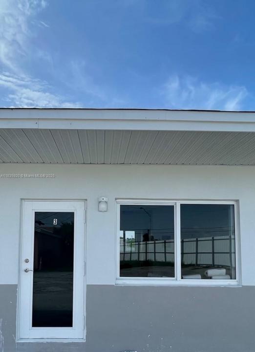 2196 Ali Baba Ave 2, Opa-Locka, Flórida 33054, Estados Unidos