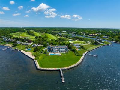 59 Shore Road, Southampton, New York 11977