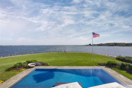 59 Shore Road, Southampton, New York 11977