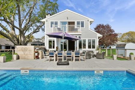 81 Beach Road, Riverhead, 纽约州 11931, 美国