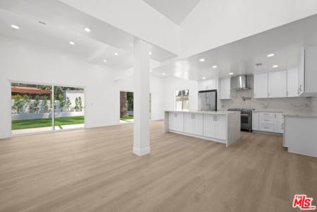 Gledhill Street, North Hills, カリフォルニア 91343, アメリカ合衆国