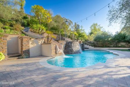 Via Merla, Newbury Park, California 91320