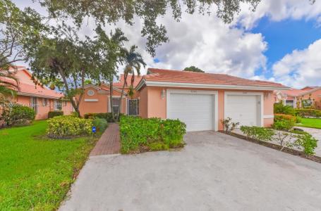 5570 Royal Lake Cir, Boynton Beach, Florida 33437, USA