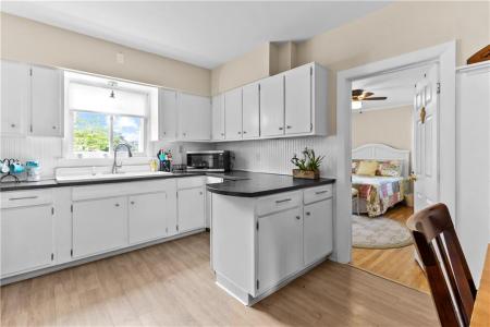 291 Maple Avenue 1, Barrington, Rhode Island 02806