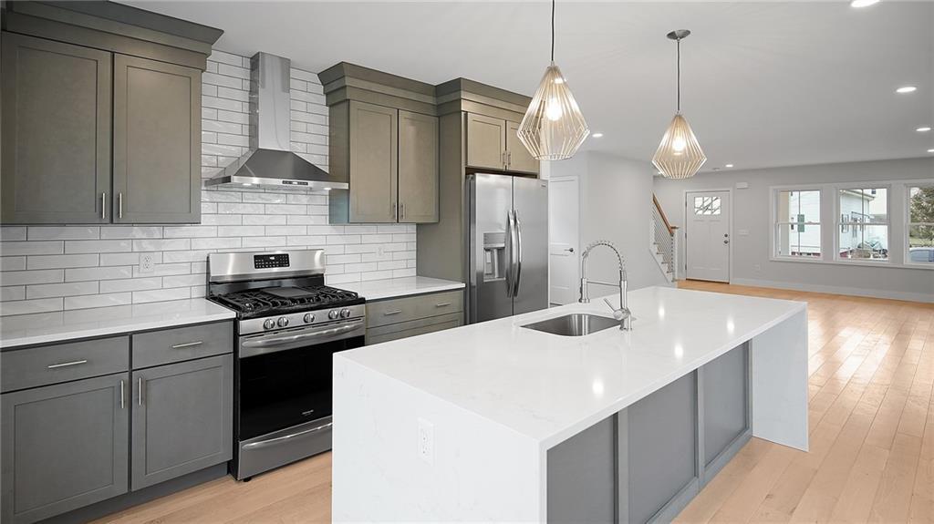 133 Graystone Street, Warwick, Rhode Island 02886