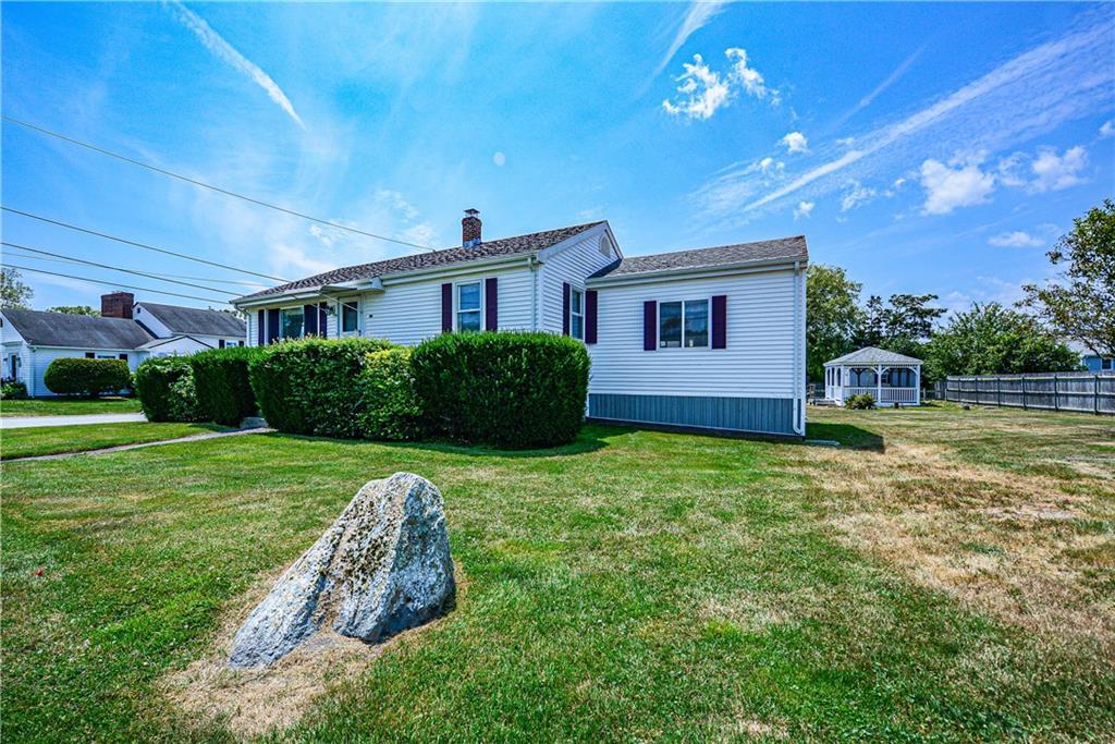 117 Wolcott Avenue, Middletown, Rhode Island 02842