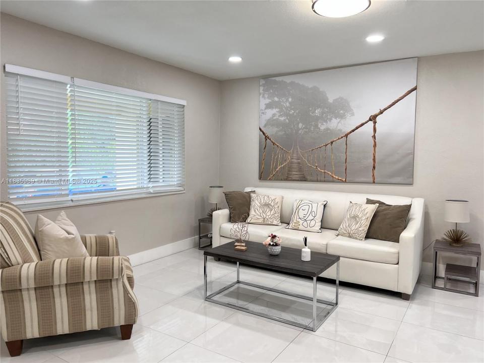 341 S 24th Ave, Hollywood, Florida 33020