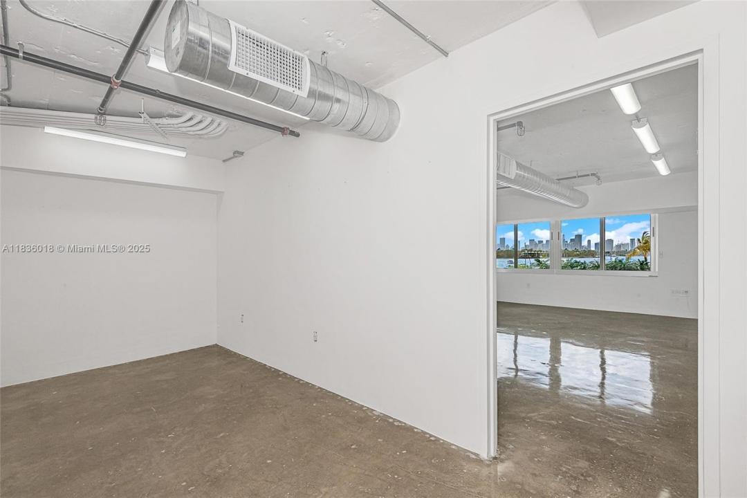 1200 West Ave CU-7, Miami Beach, Florida 33139, USA
