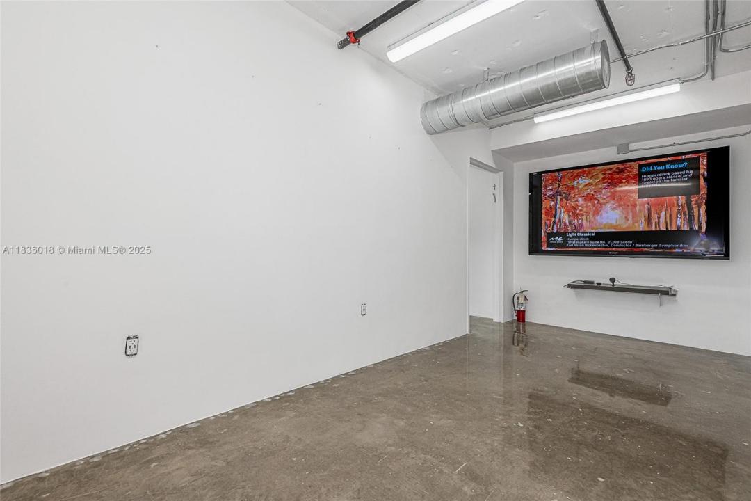1200 West Ave CU-7, Miami Beach, Florida 33139, USA