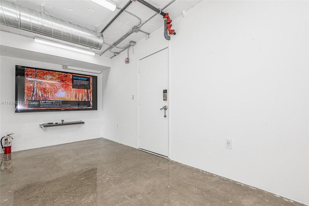 1200 West Ave CU-7, Miami Beach, Florida 33139, USA