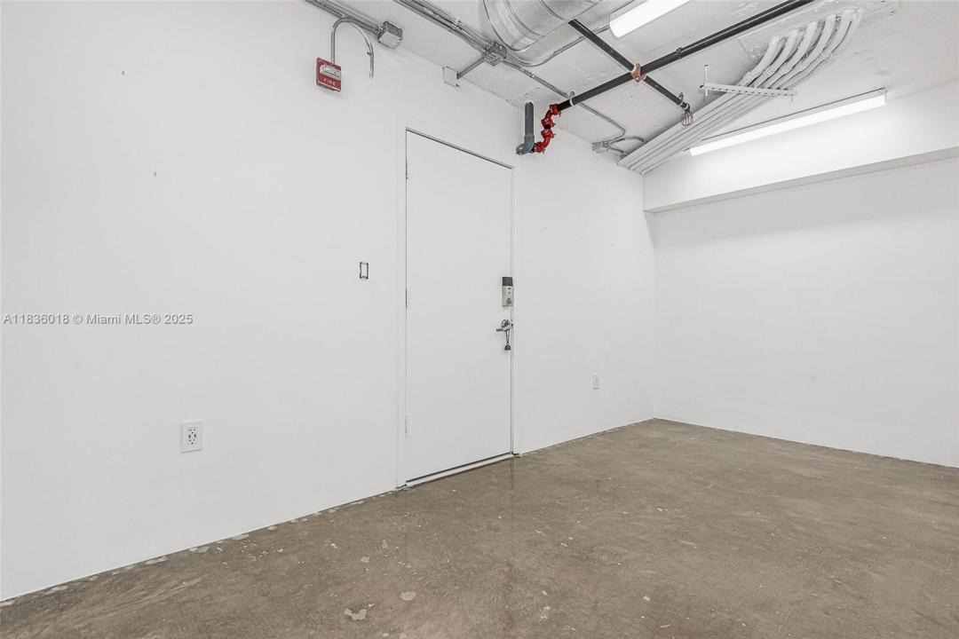 1200 West Ave CU-7, Miami Beach, Florida 33139, USA