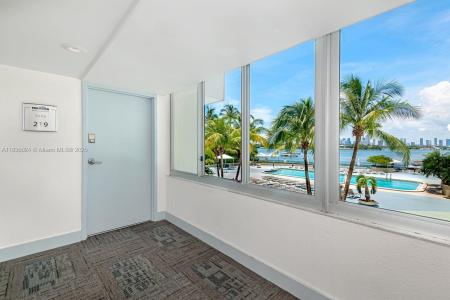 1200 West Ave CU-5, Miami Beach, Florida 33139, USA