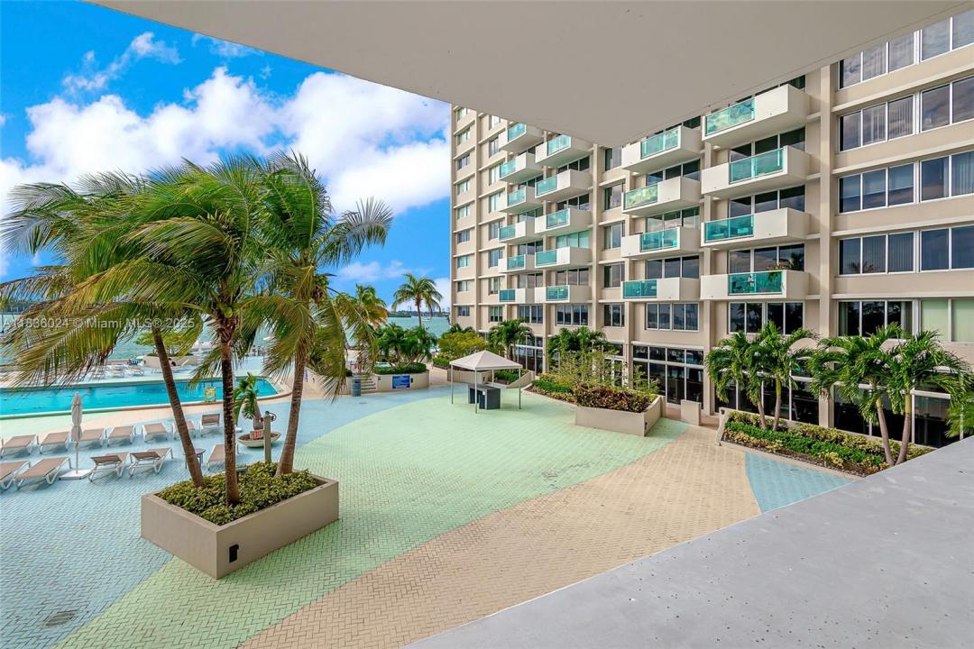 1200 West Ave CU-5, Miami Beach, Florida 33139, USA