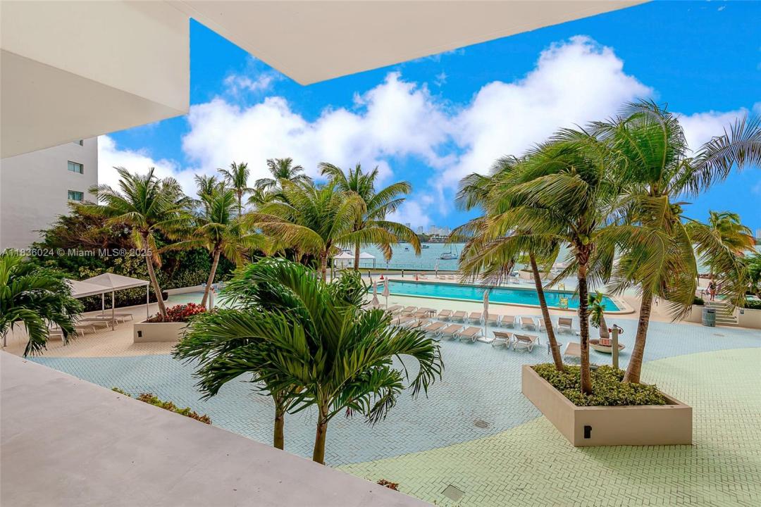 1200 West Ave CU-5, Miami Beach, Florida 33139, USA