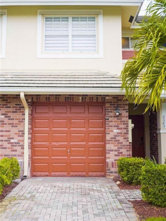 3365 NW 29th Ct, Carriage Homes At Be, Lauderdale Lakes, Florida 33311