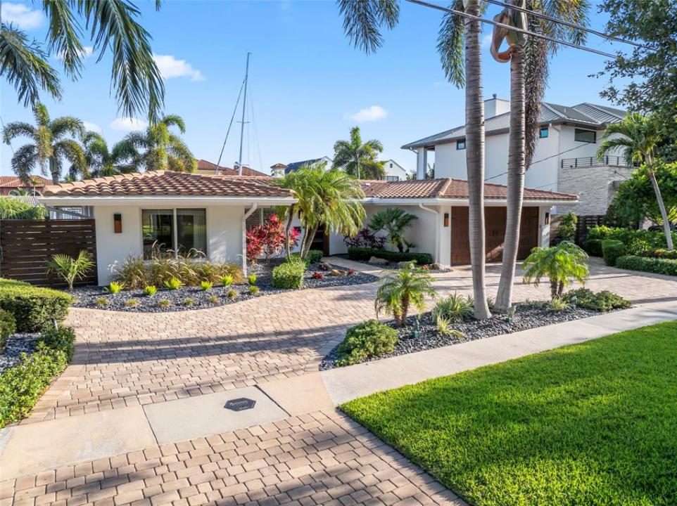 2530 NE 49 Street, Coral Key Villas, Lighthouse Point, Florida 33064