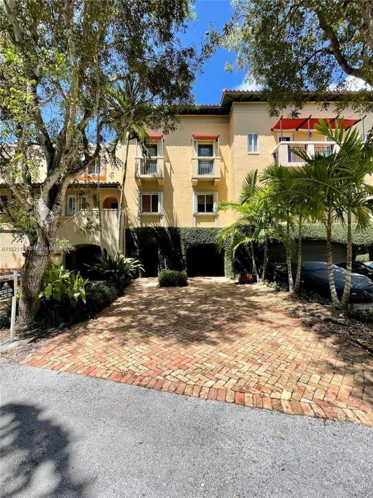 6204 Paradise Point, Palmetto Bay, Florida 33157