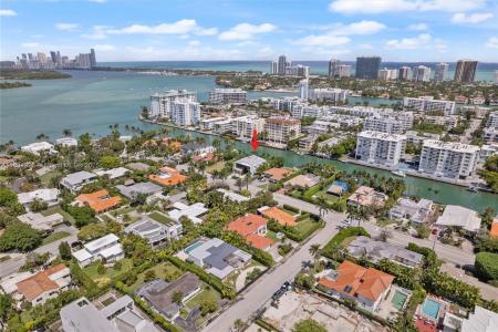 10161 E Broadview Dr, Bay Harbor Islands, Florida 33154, USA