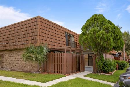 1170 SW 118th Ter, Davie, Florida 33325, USA