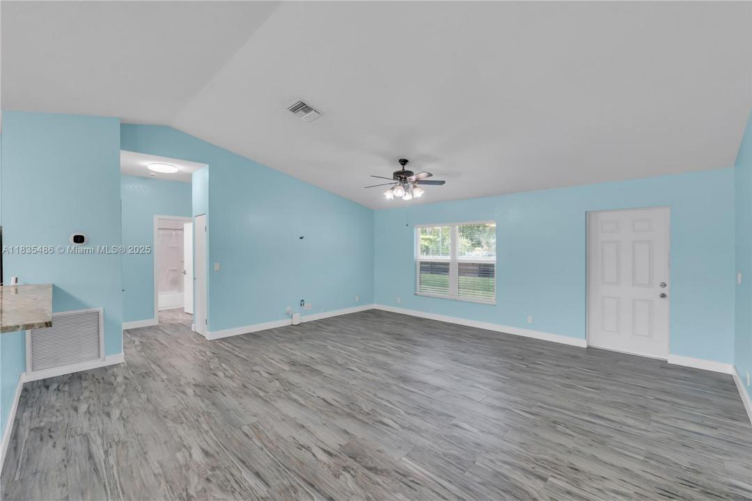 15859 N 68th Ct N, Loxahatchee, Florida 33470, USA
