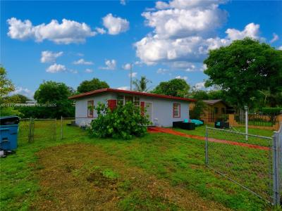 1841 NW 86th Ter, Miami, Florida 33147, USA