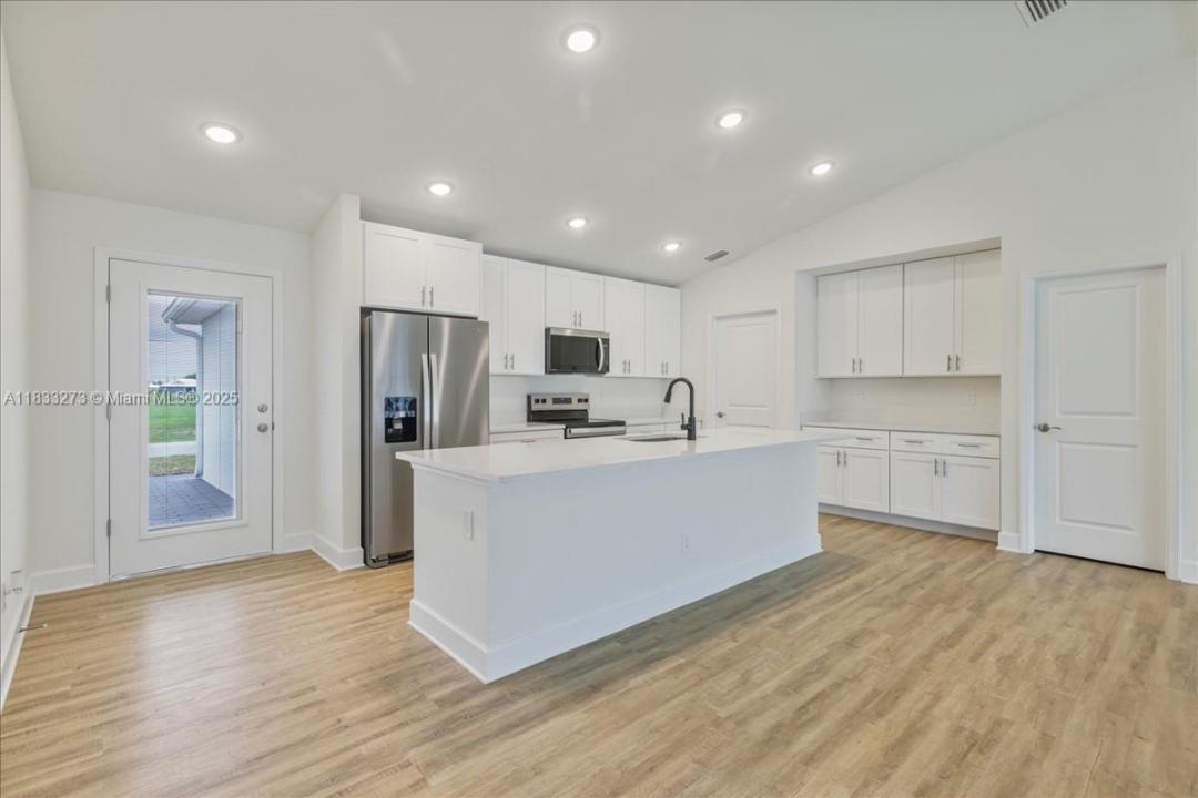 634 NW 15th Ter, Cape Coral, Florida 33993
