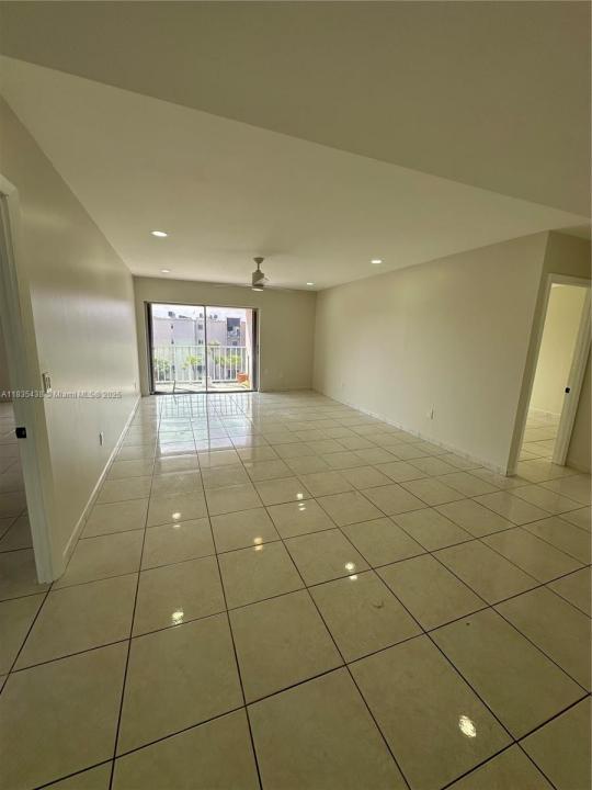 7747 SW 86th St D-409, Miami, Florida 33143, Estados Unidos