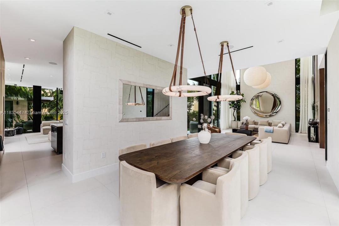 2355 Meridian Ave, Miami Beach, 佛羅里達州 33140, 美國