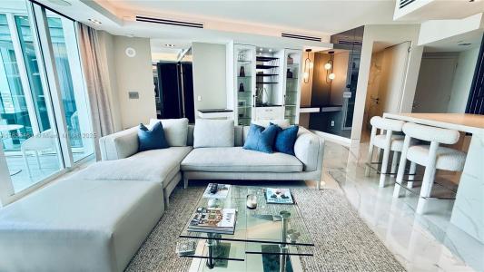1000 S Pointe Dr 1706, Miami Beach, Florida 33139, USA