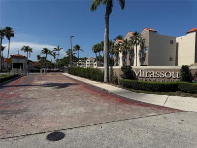 6045 NW 186th St 323, Hialeah, Florida 33015, USA