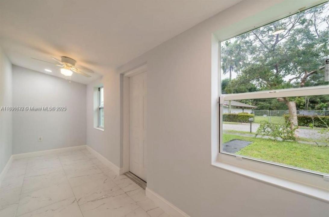 425 NW 14TH WAY, Fort Lauderdale, Флорида 33311, Соединенные Штаты