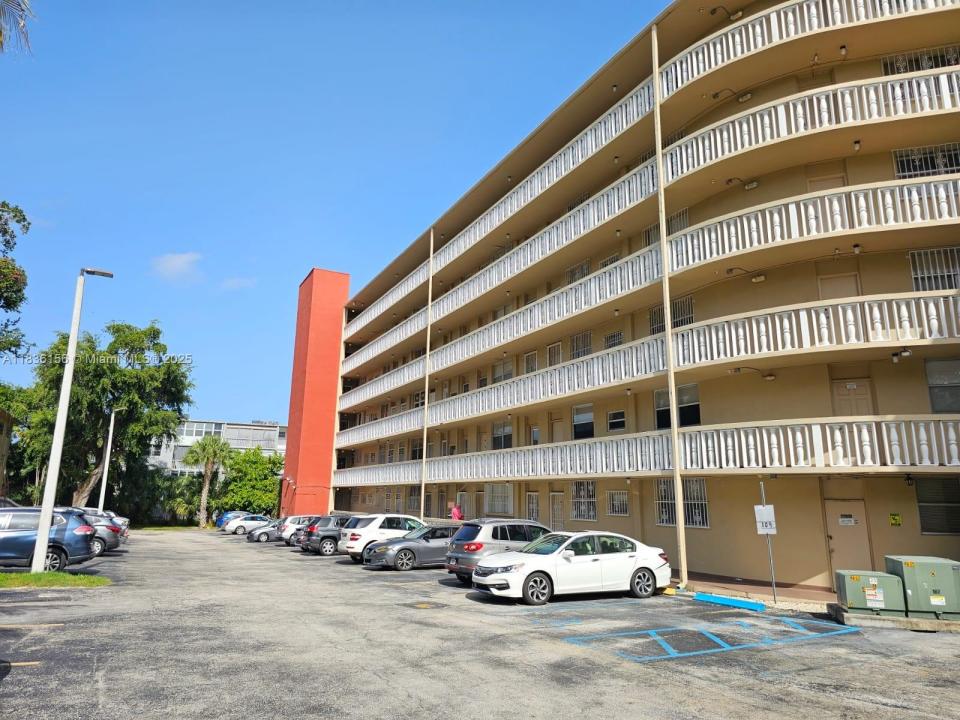 1475 NE 125th Ter 110B1, North Miami, 佛羅里達州 33161, 美國