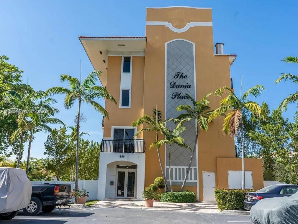 555 E Dania Beach Blvd 5, Dania Beach, Flórida 33004, Estados Unidos