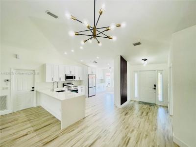 272 SW Oakridge Dr, Port St. Lucie, Florida 34984, USA