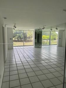 3503 Oaks Way 212, Pompano Beach, Florida 33069, USA