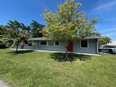 815 SW 2nd Ave 1-2, Hallandale Beach, Florida 33009, USA