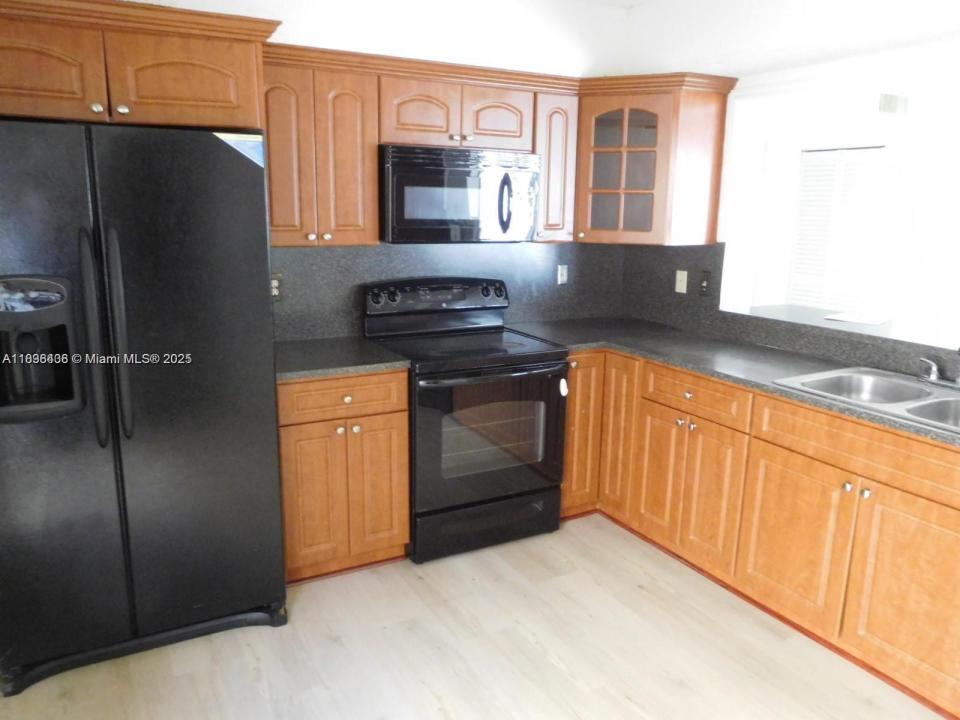 323 Ives Dairy Rd 323-06, Miami, Florida 33179, Stati Uniti