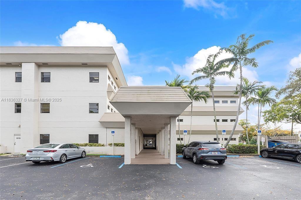 2699 Stirling Rd 306-A, Hollywood, Florida 33312, Amerika Birleşik Devletleri