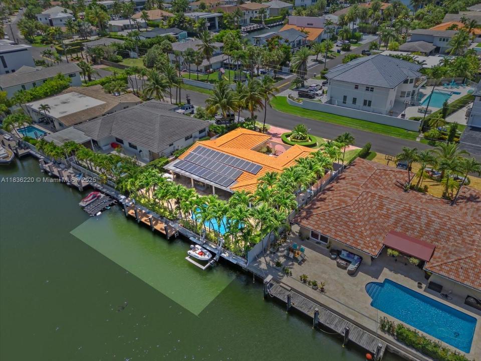 3220 NE 164th St, North Miami Beach, Florida 33160